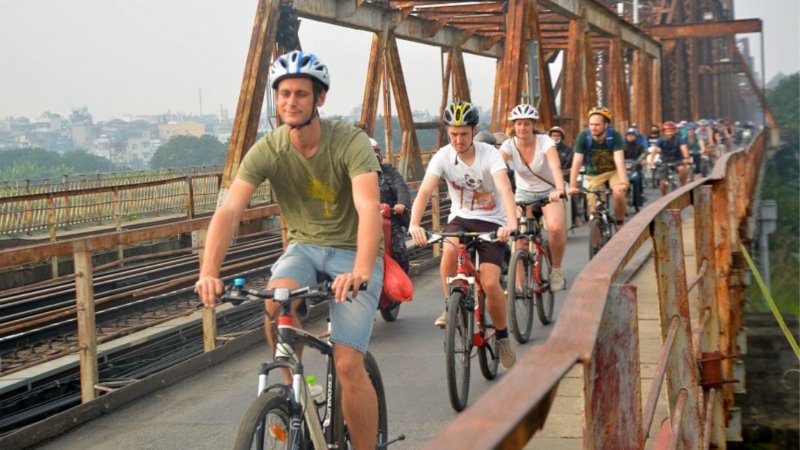 Bike Ride Hanoi 1 Day But Thap Bat Trang